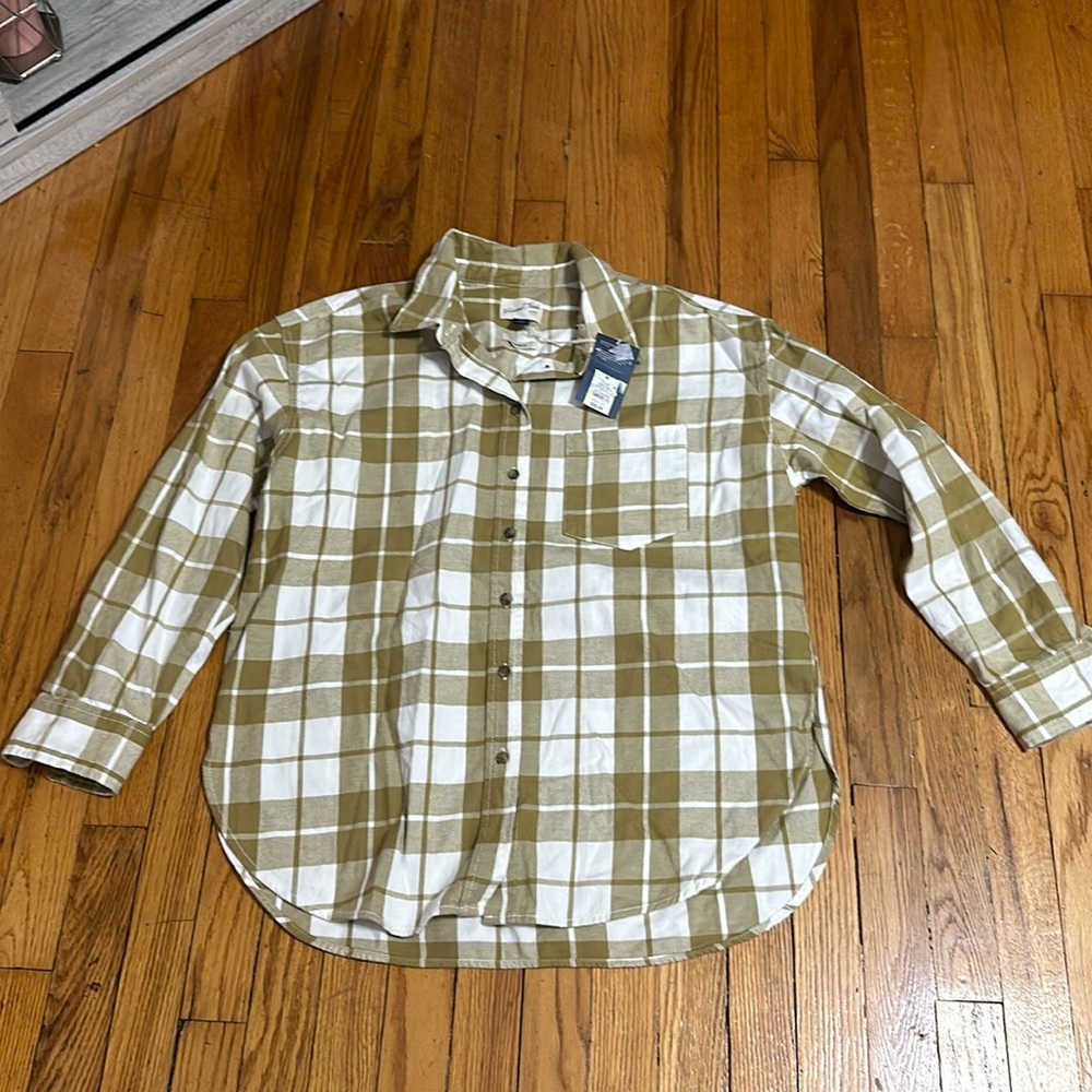 Women’s UNIVERSAL THREAD-Target Green Flannel Plaid Button Down Top medium NWT!